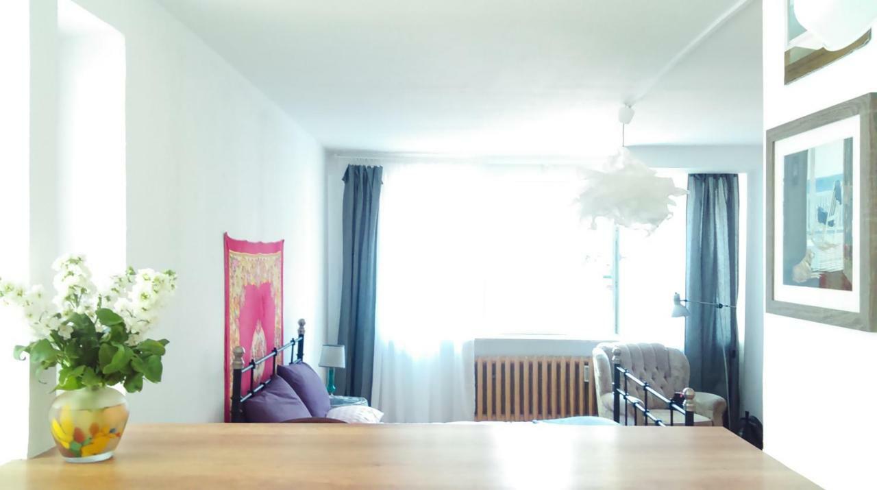 Apartament Pod Rozowa Swinka Apartment Warsawa Bagian luar foto